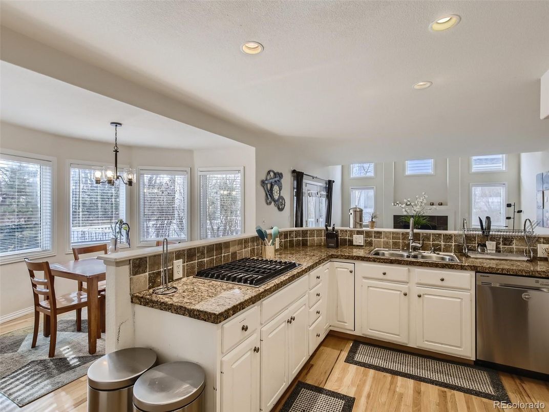Dining room, Interior, Kitchen, Pendant Lights, Recessed Lighting, Wood Texture Flooring
