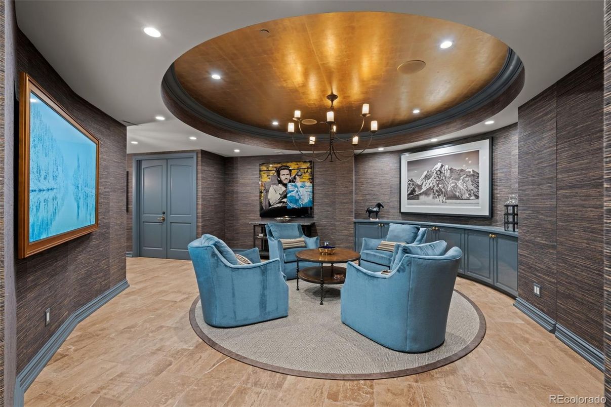 Interior, Living room, Pendant Lights, Recessed Lighting, Wood Texture Flooring