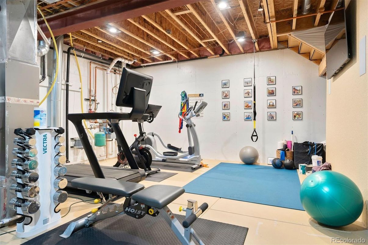 Fitness Equipment, Interior, Recessed Lighting, Wooden Beams