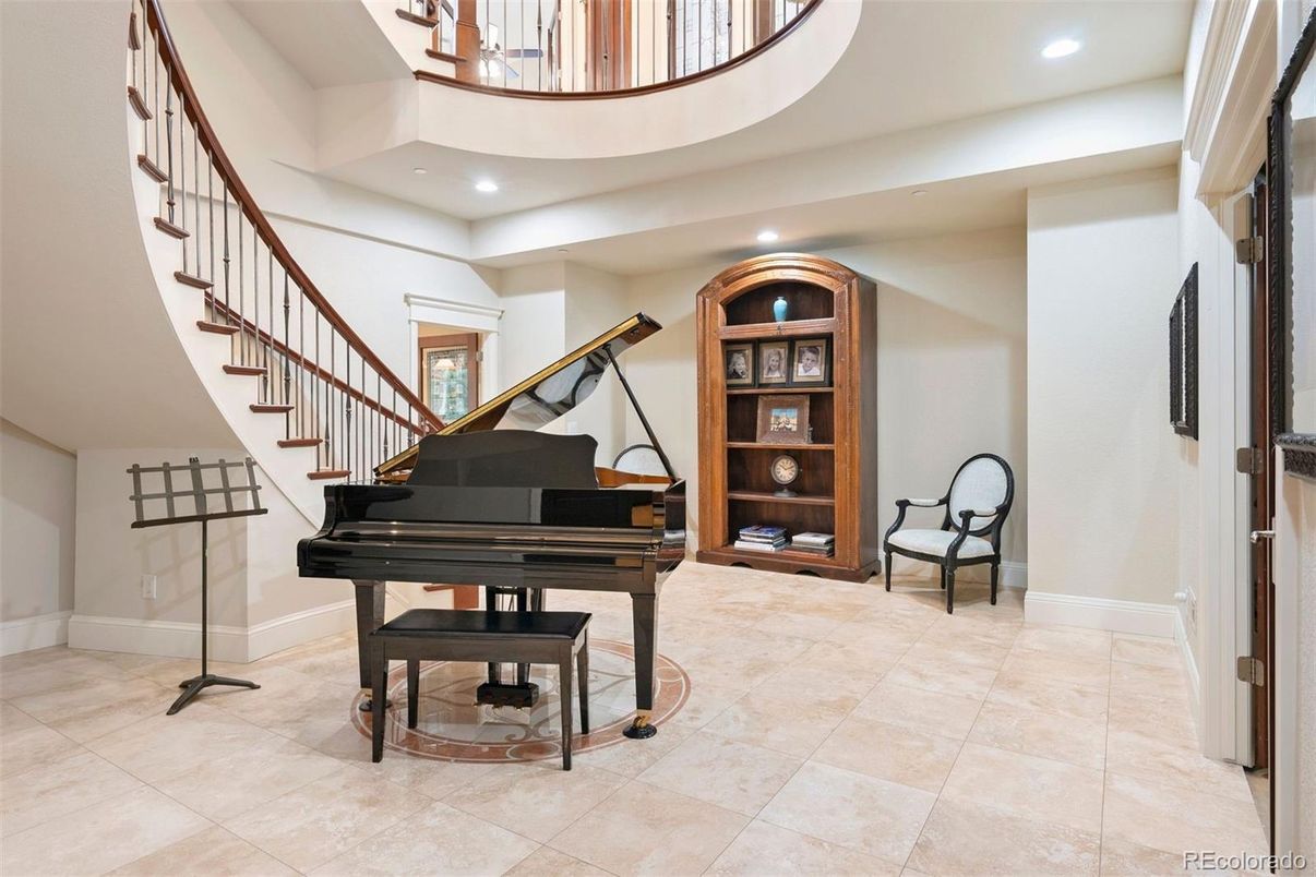 Interior, Piano, Recessed Lighting