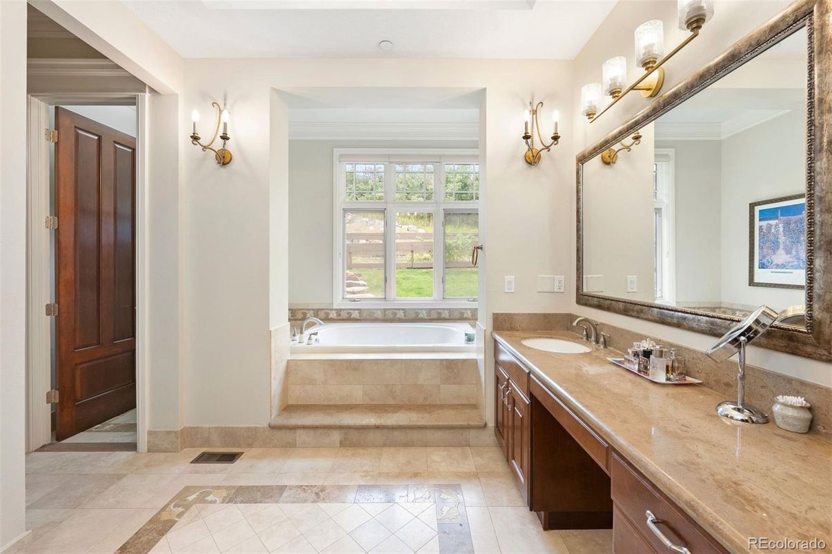 Bathroom, Dual Sink Vanities, Interior
