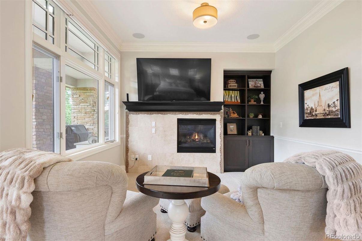 Fireplace, Interior, Living room