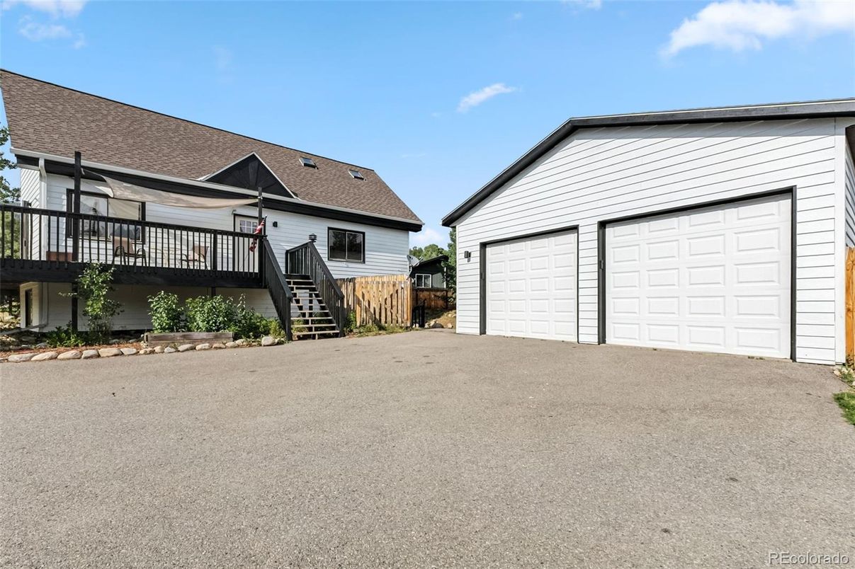 Detached Garage, Exterior