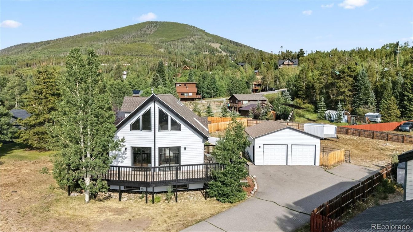 Detached Garage, Exterior