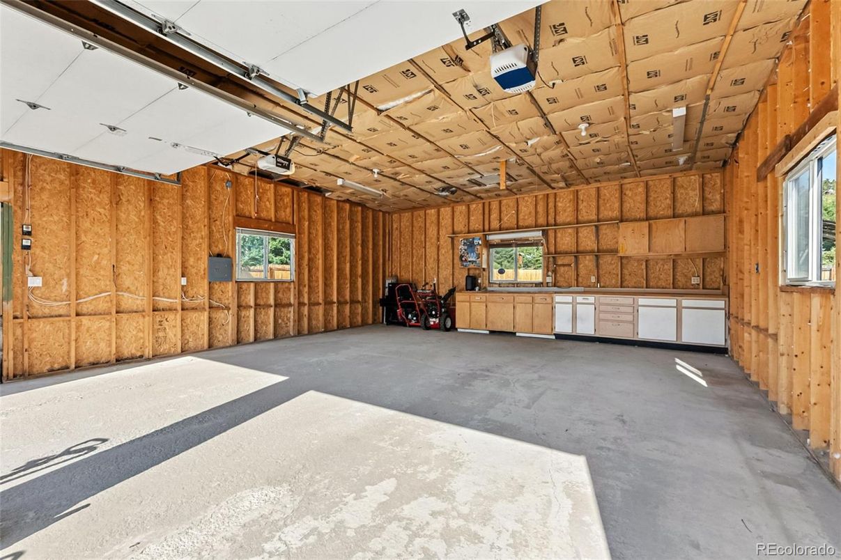 Garage, Interior, Wooden Walls