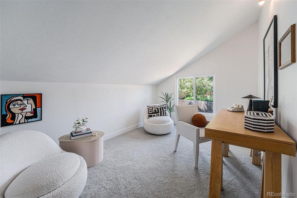 Home Office, Interior
