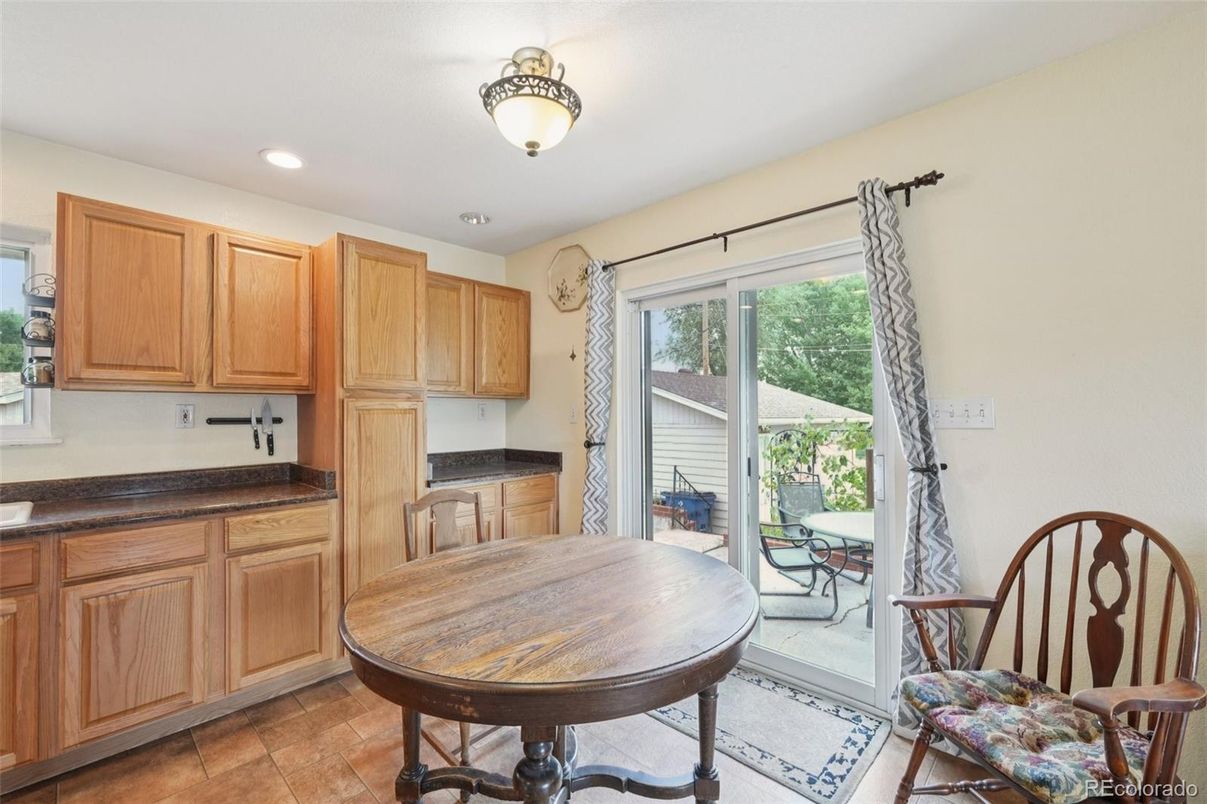Dining room, Interior, Kitchen, Recessed Lighting