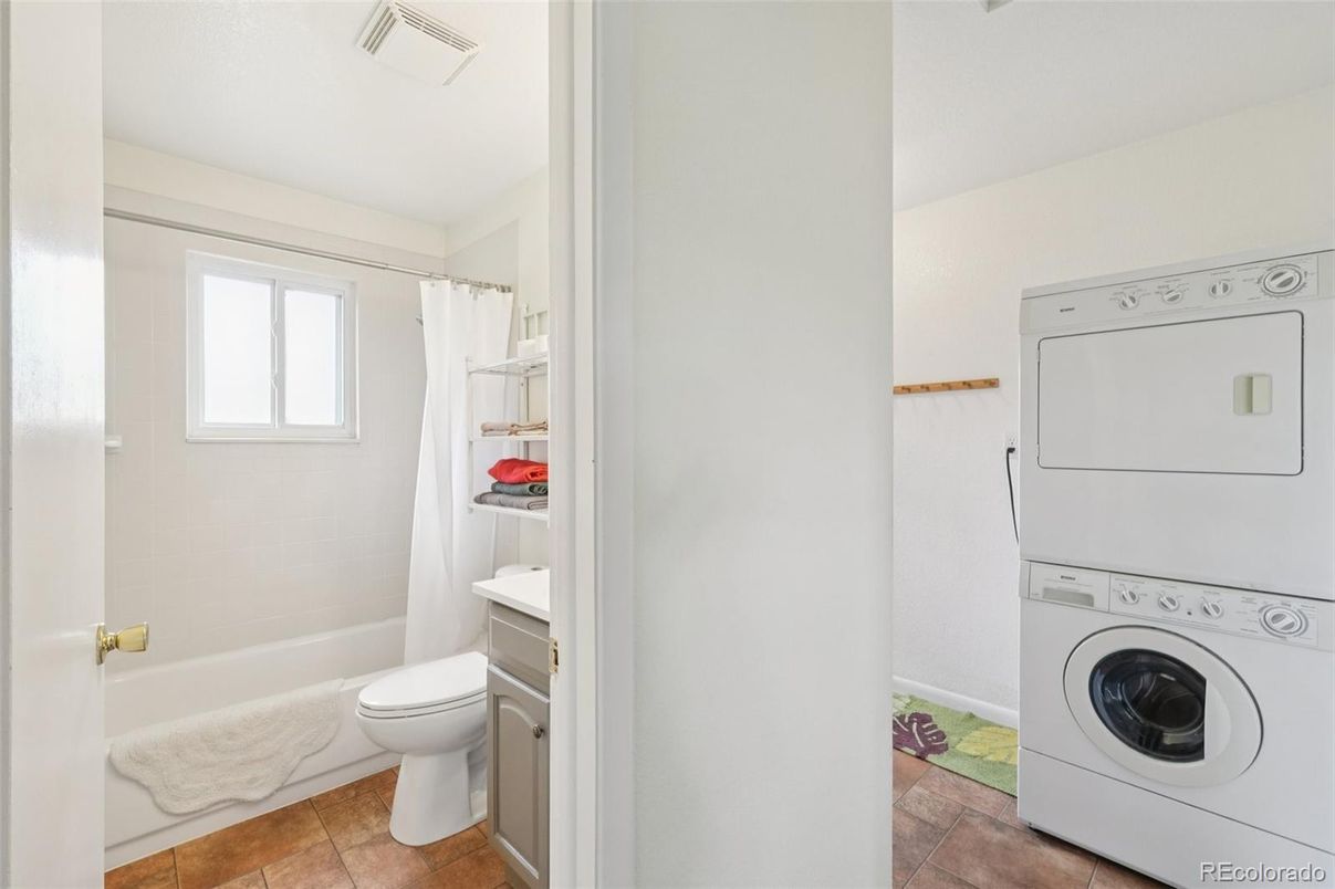 Bathroom, Interior, Utility Closets, Washer