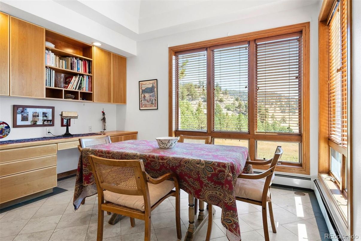 Dining room, Interior
