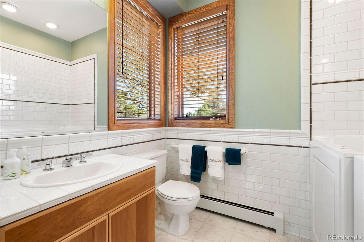Bathroom, Interior, Recessed Lighting, Tile Countertops