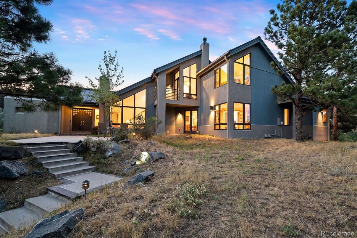 Backyard, Exterior, Facade, Modern