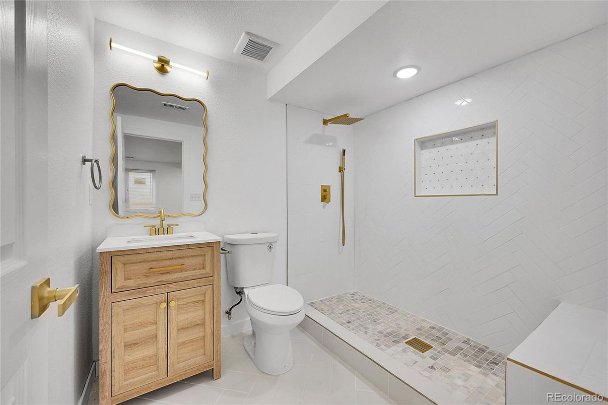 Bathroom, Interior, Recessed Lighting