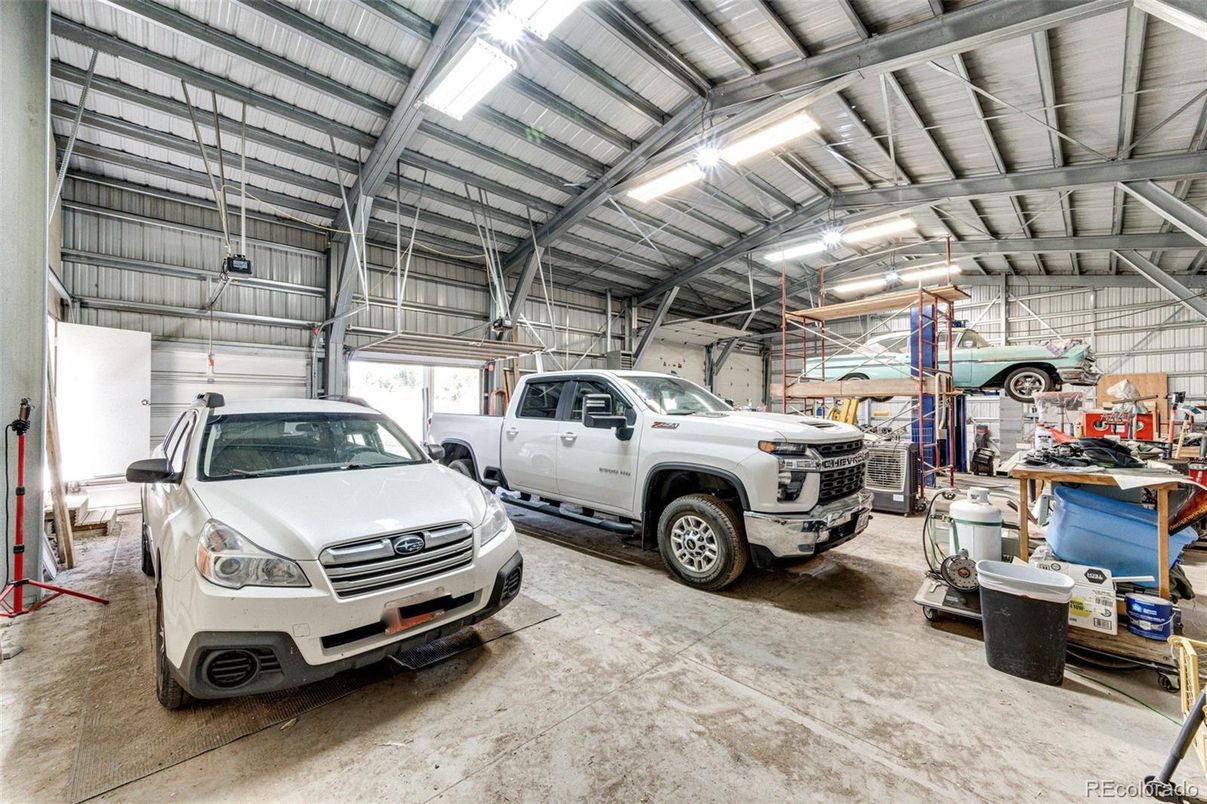 Garage, Interior