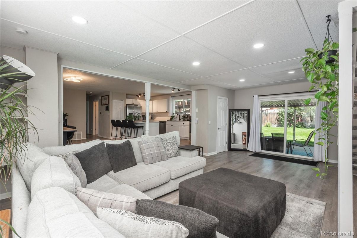 Interior, Kitchen, Living room, Recessed Lighting, Wood Texture Flooring