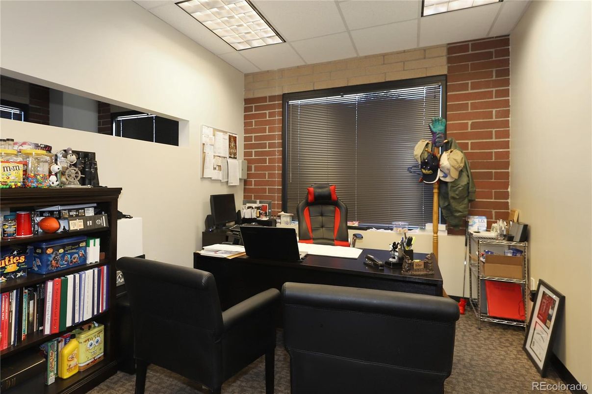Home Office, Interior