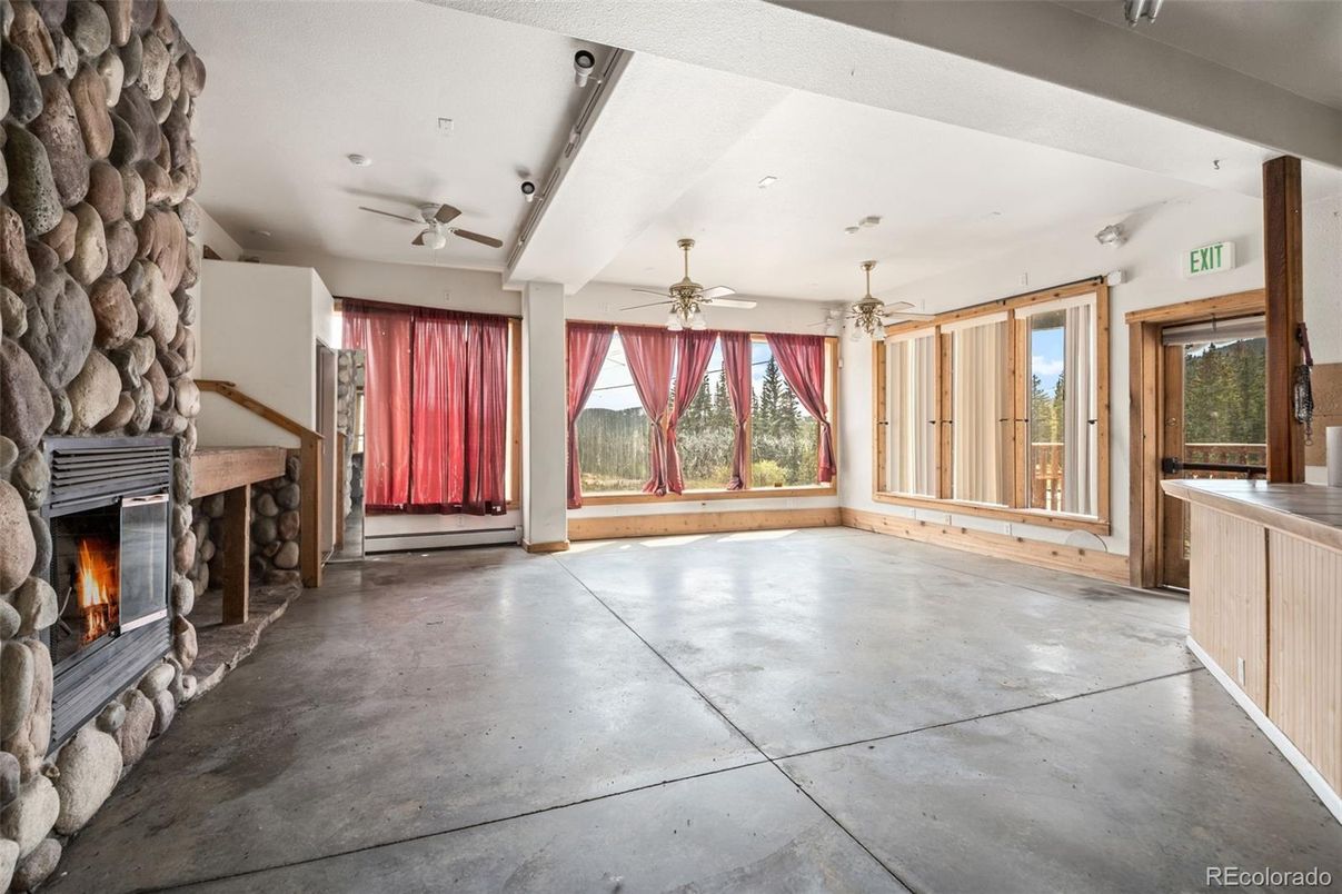 Empty room, Fireplace, Interior, Recessed Lighting