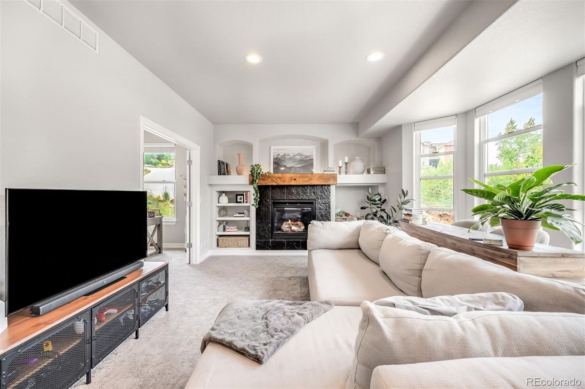 Fireplace, Interior, Living room, Recessed Lighting