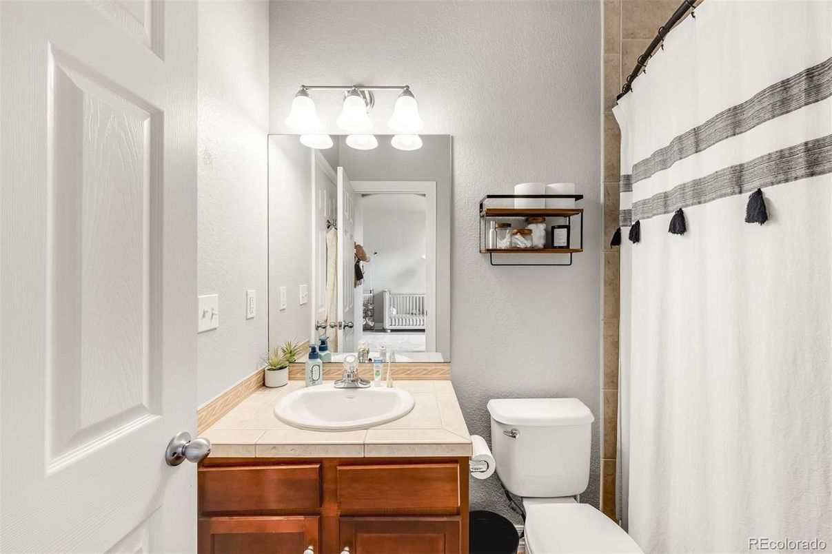 Bathroom, Interior, Tile Countertops