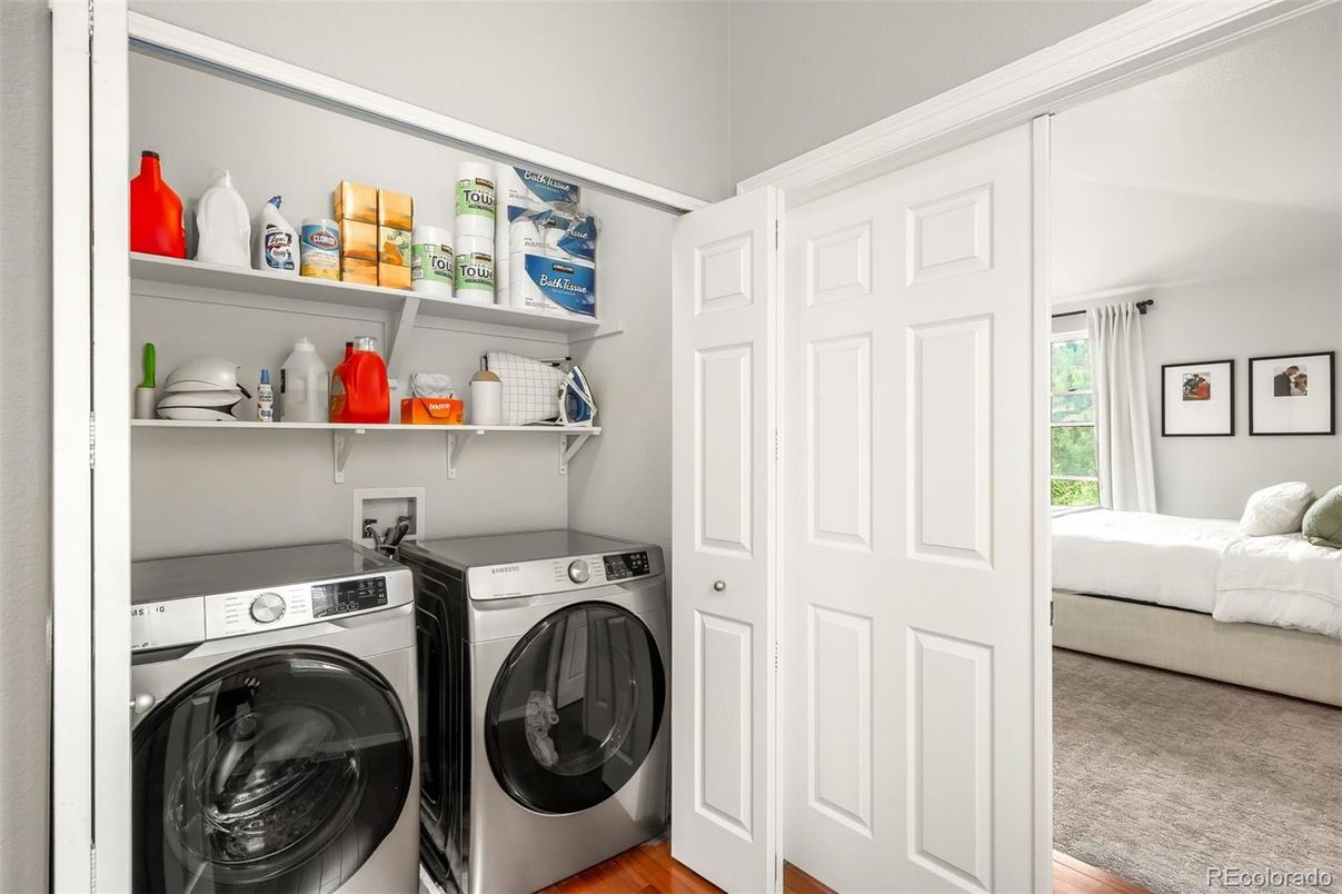 Interior, Utility Closets, Washer, Wood Texture Flooring