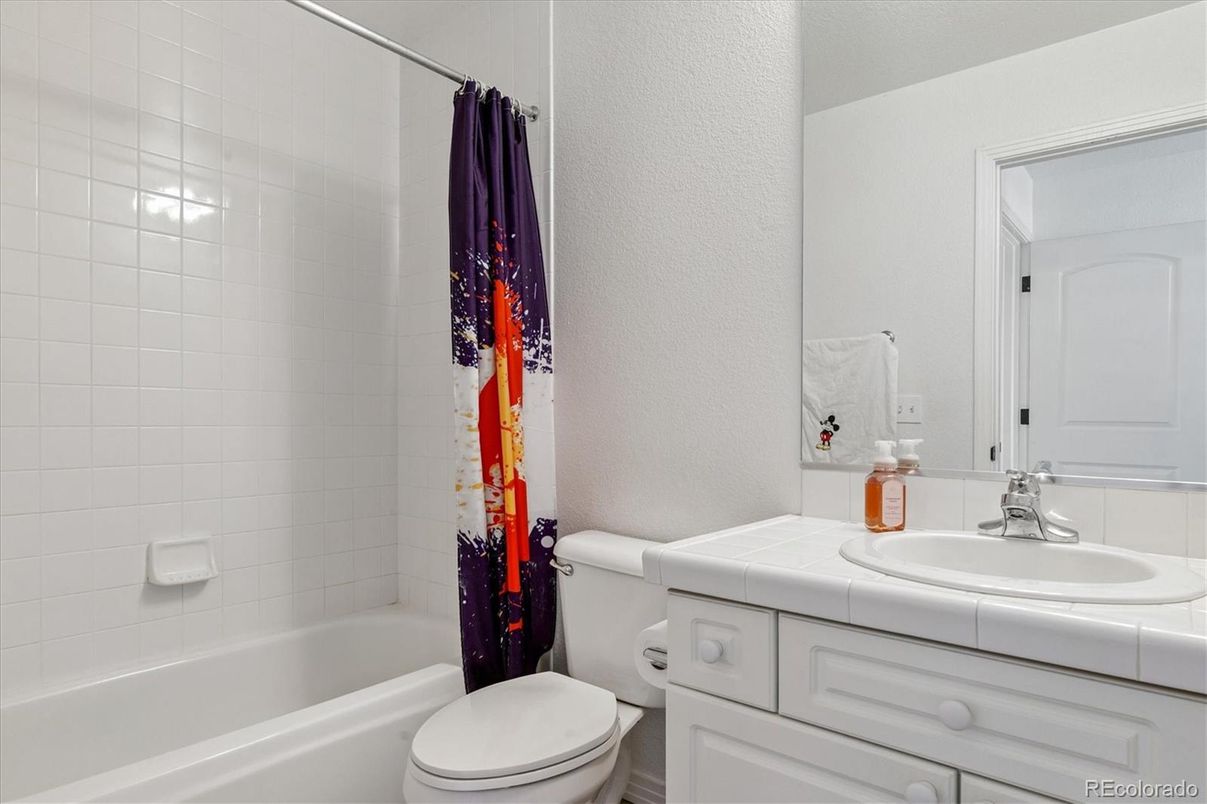 Bathroom, Interior, Tile Countertops