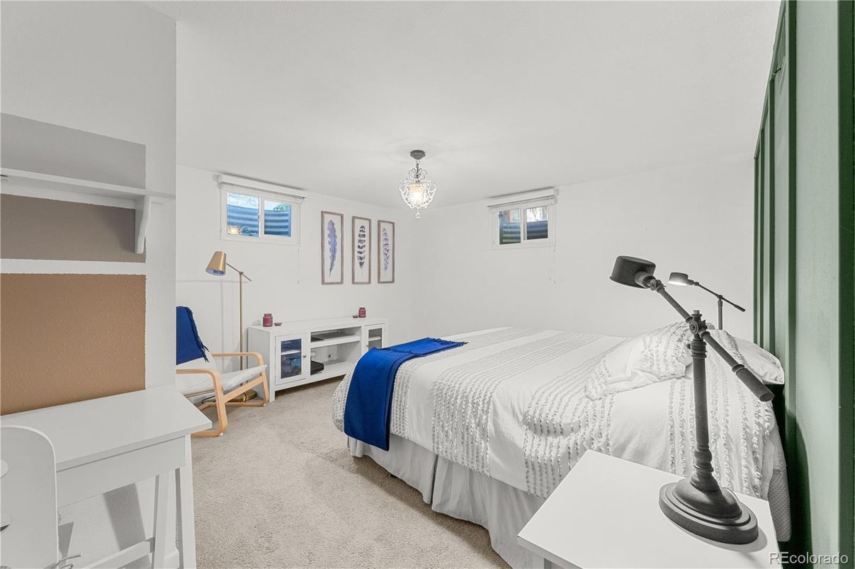 Bedroom, Interior, Pendant Lights