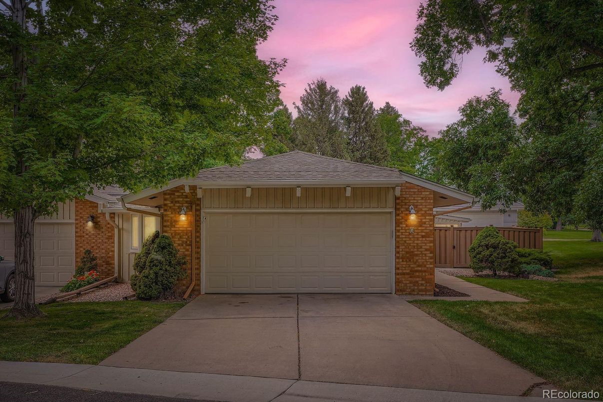 Detached Garage, Exterior