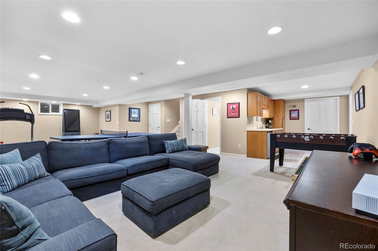 Game Room, Interior, Living room, Recessed Lighting
