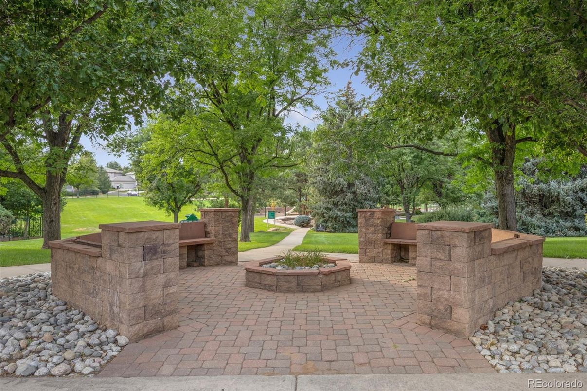Exterior, Outdoor Kitchen