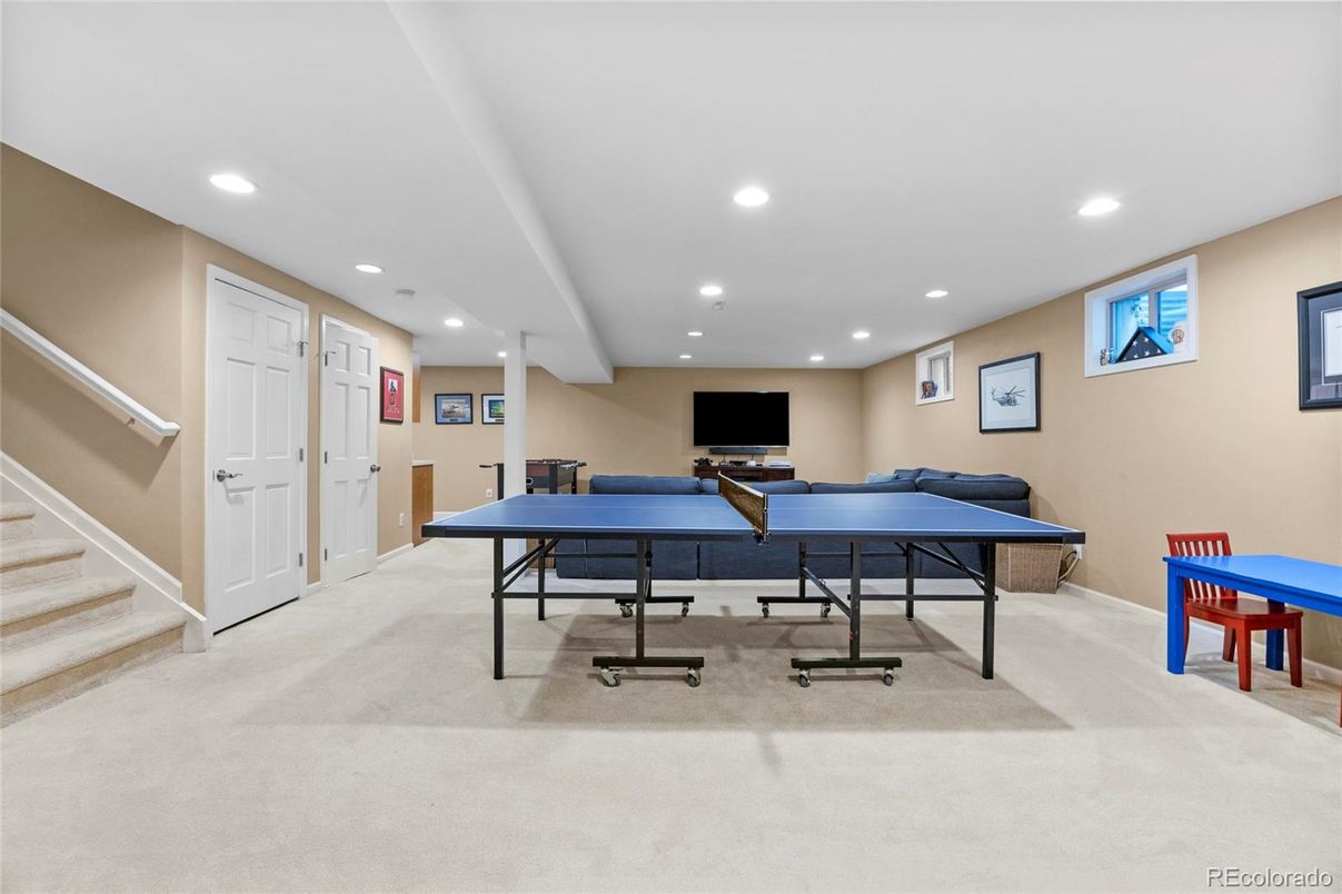 Game Room, Interior, Recessed Lighting
