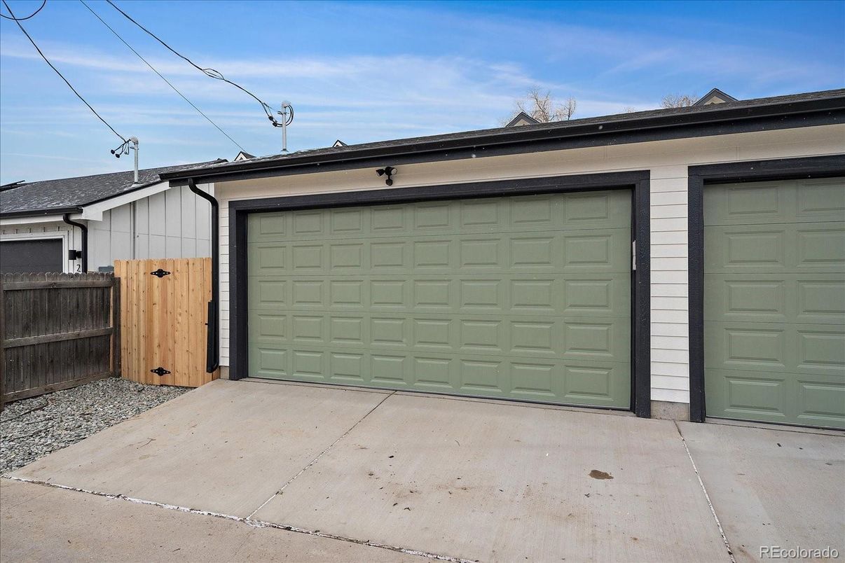 Detached Garage, Exterior