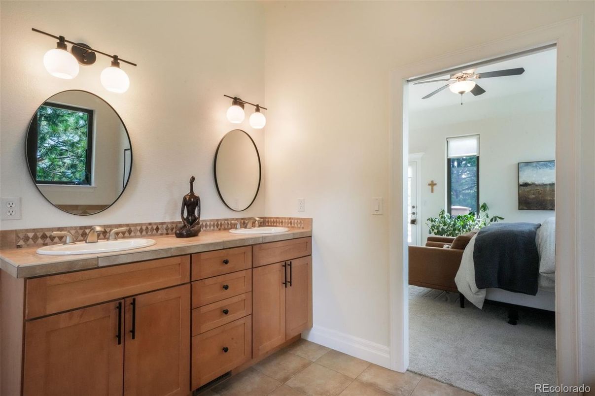 Bathroom, Dual Sink Vanities, Interior
