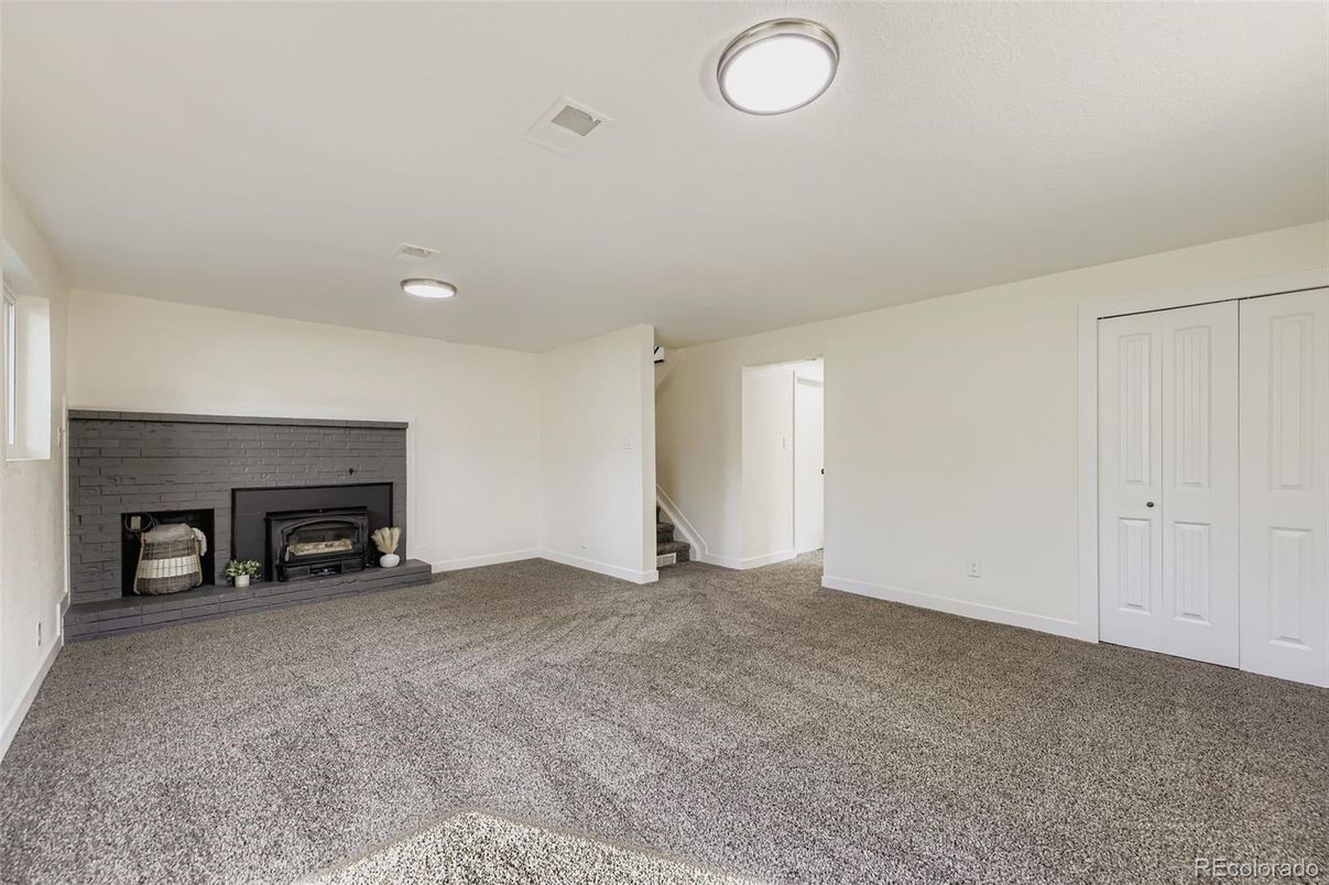 Empty room, Fireplace, Interior