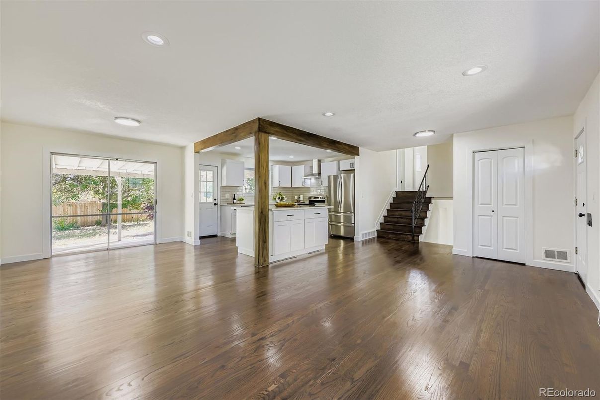 Empty room, Interior, Recessed Lighting, Wooden Beams, Wood Texture Flooring
