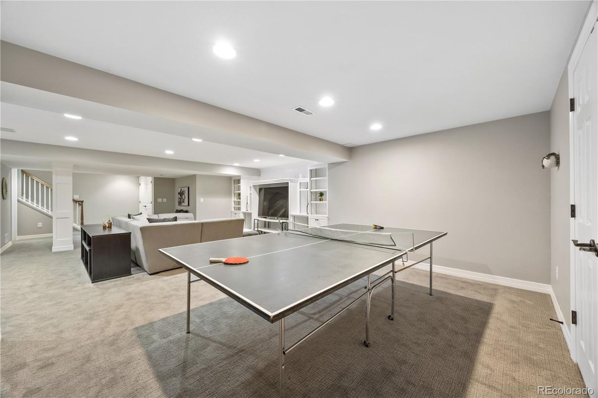 Game Room, Interior, Living room, Recessed Lighting