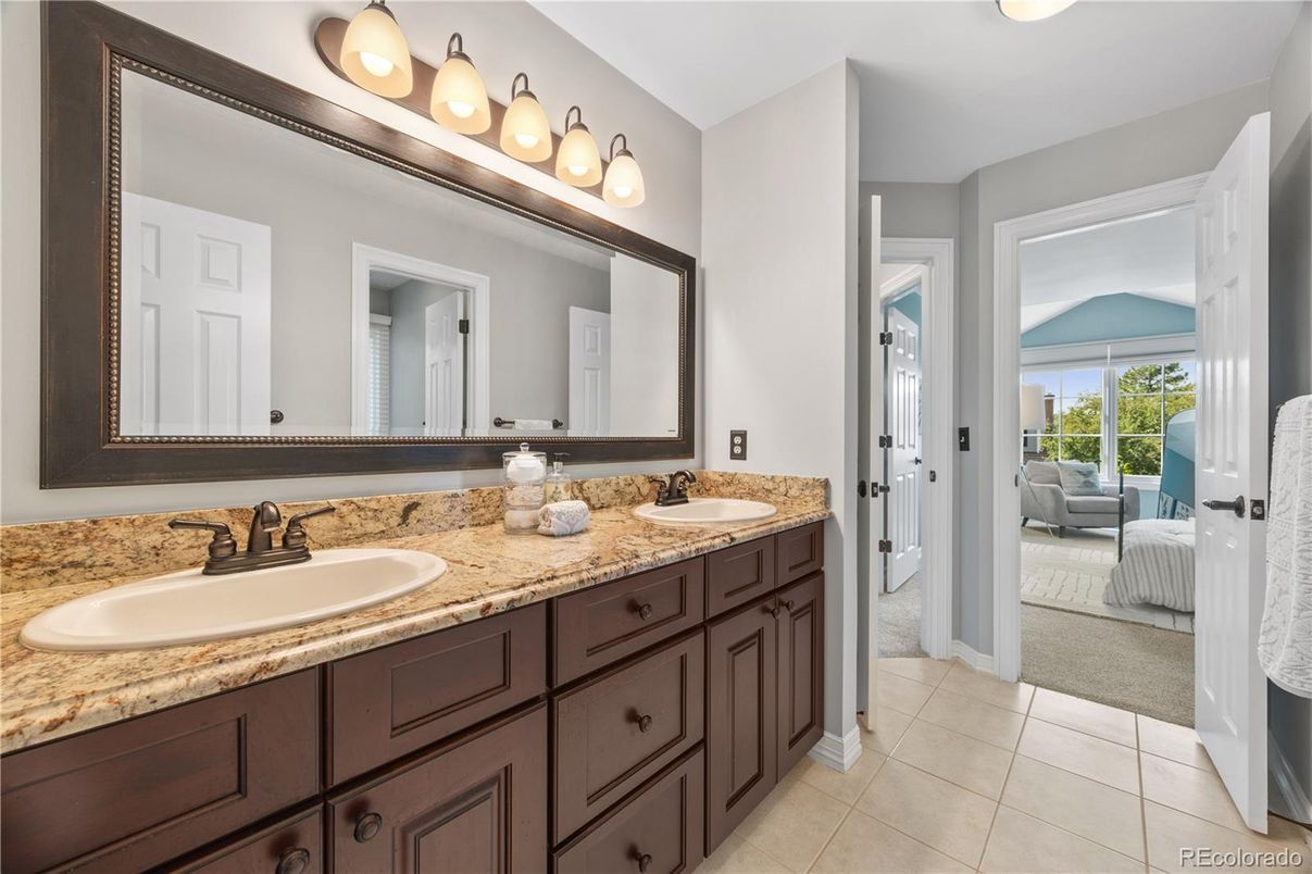 Bathroom, Dual Sink Vanities, Interior