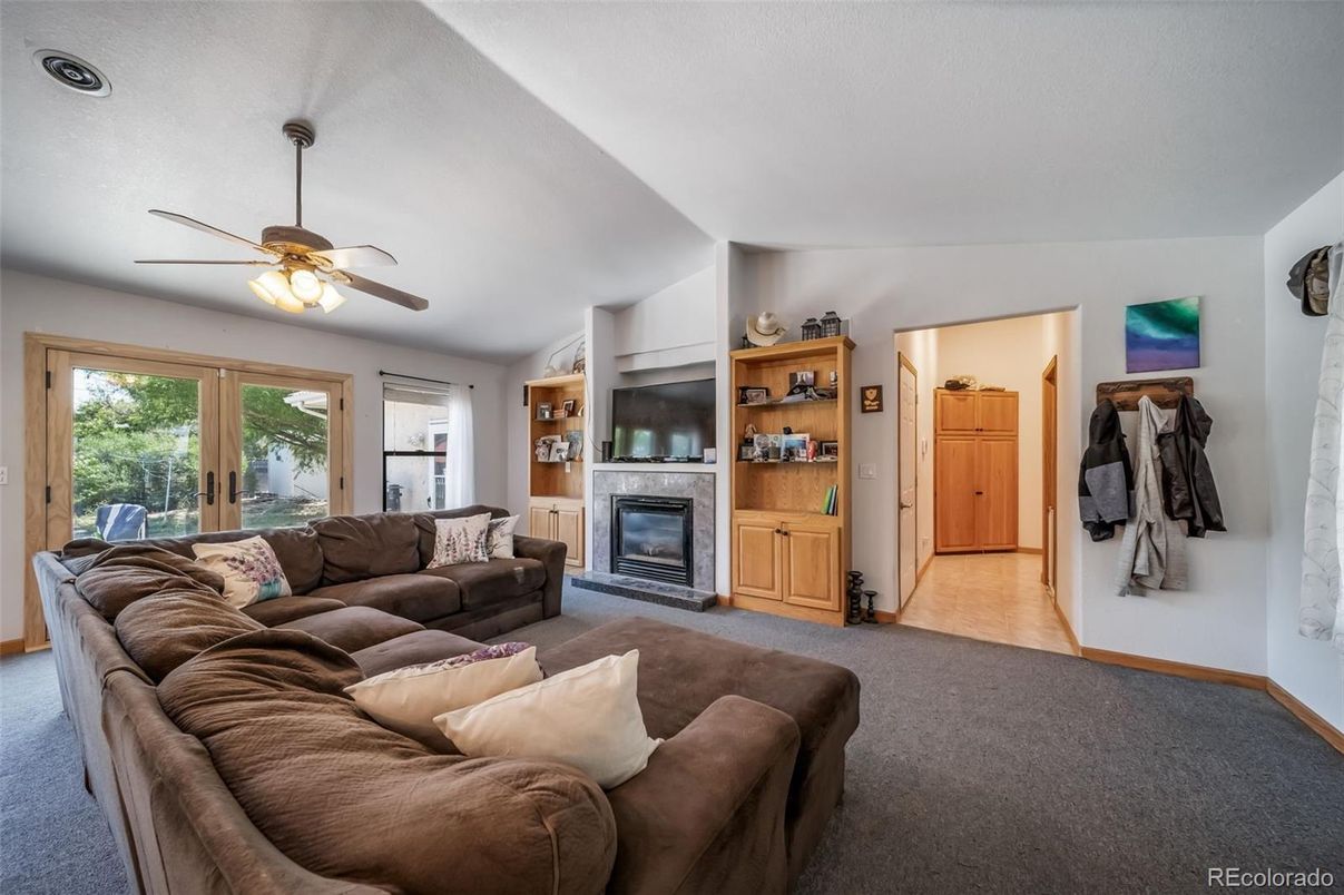 Fireplace, Interior, Living room