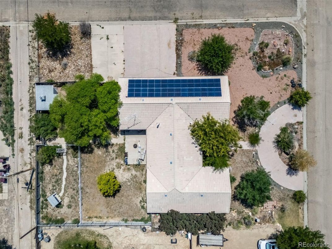 Exterior, Drone