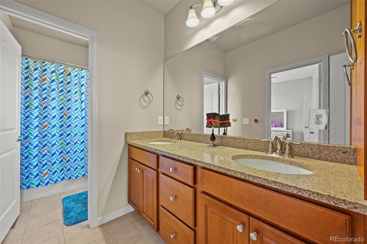 Bathroom, Dual Sink Vanities, Interior