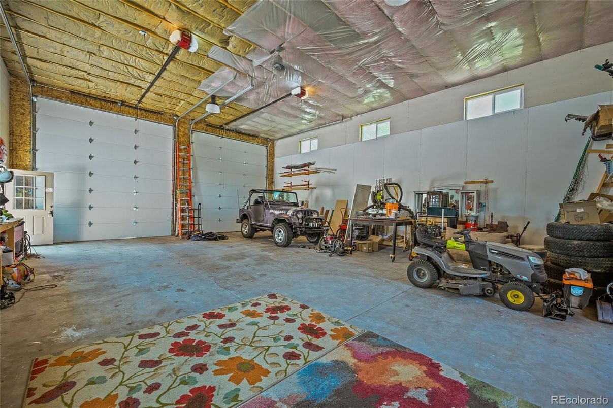 Garage, Interior