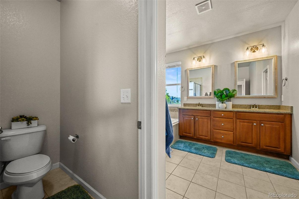 Bathroom, Dual Sink Vanities, Interior