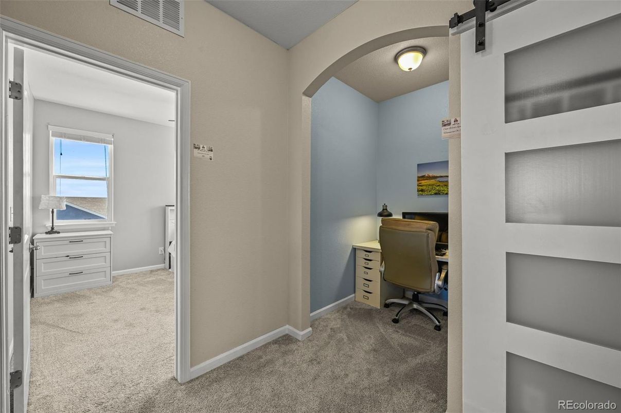 Home Office, Interior