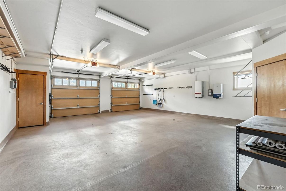 Garage, Interior