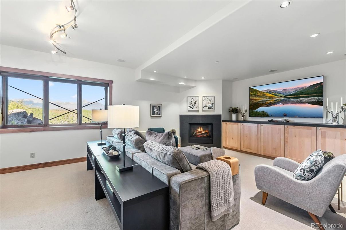 Fireplace, Interior, Living room, Recessed Lighting
