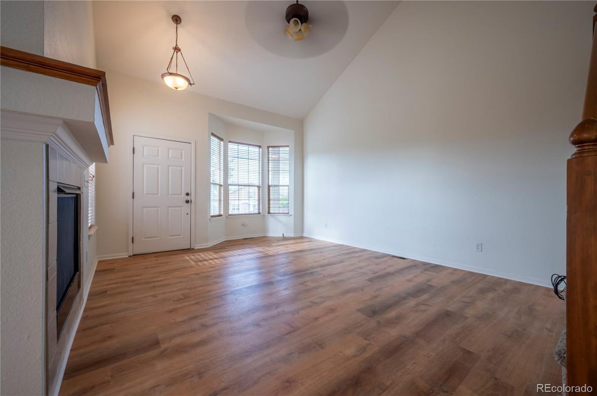 Empty room, Interior, Pendant Lights, Wood Texture Flooring
