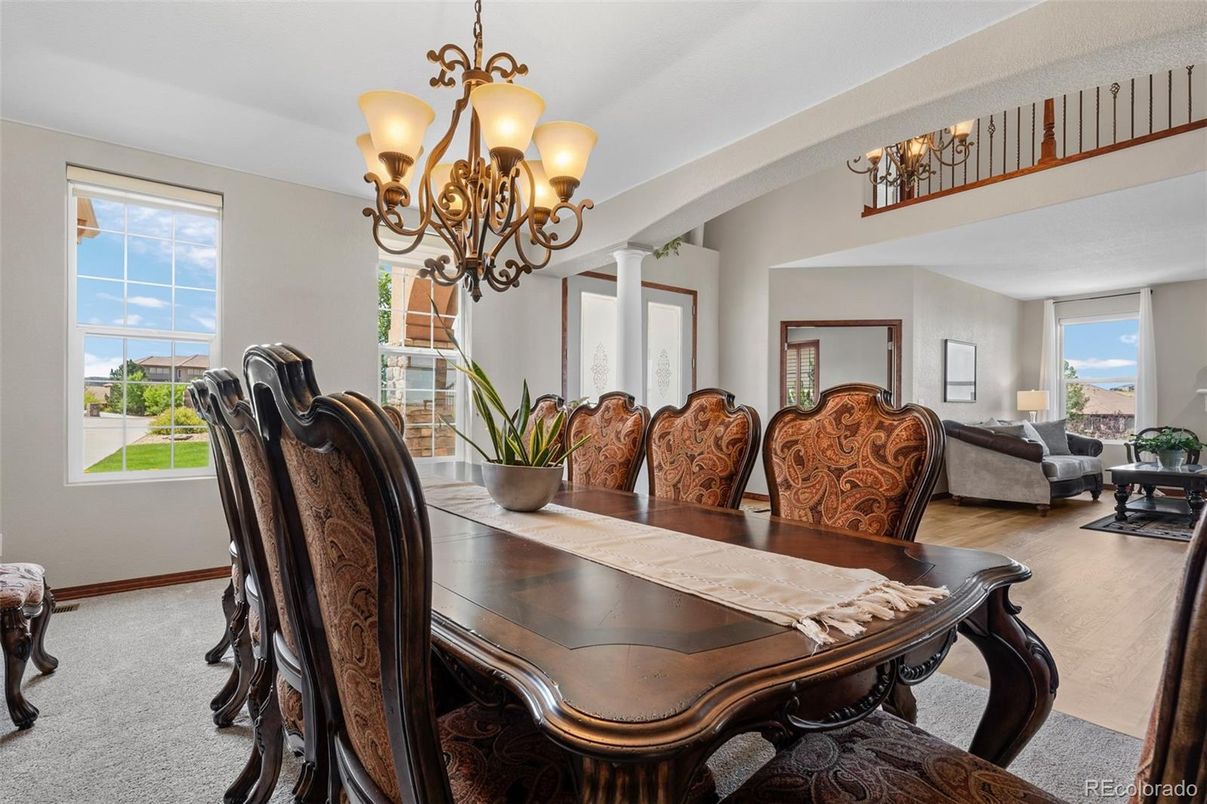 Chandelier, Dining room, Interior, Living room