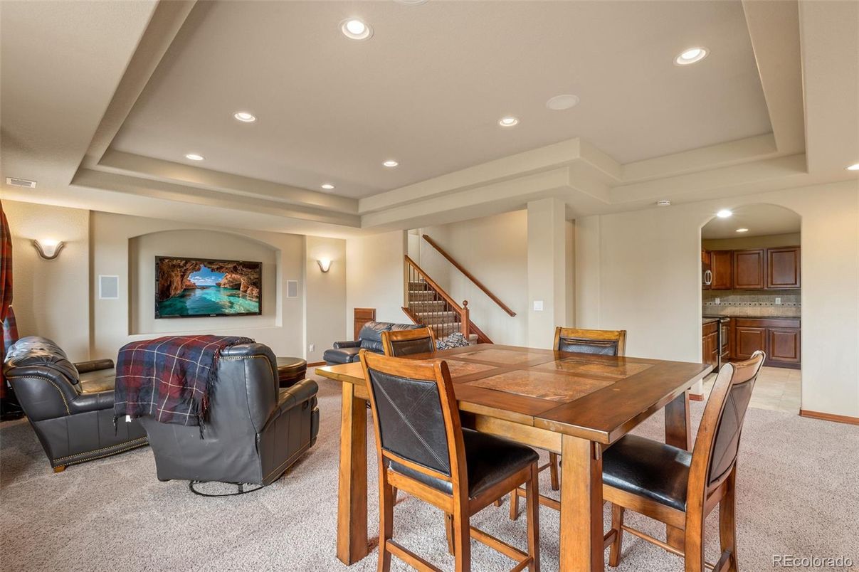 Dining room, Interior, Recessed Lighting