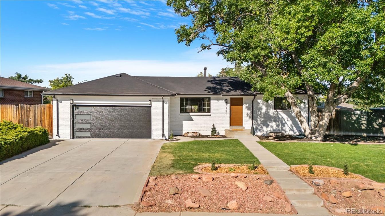 Attached, Exterior, Facade, Ranch