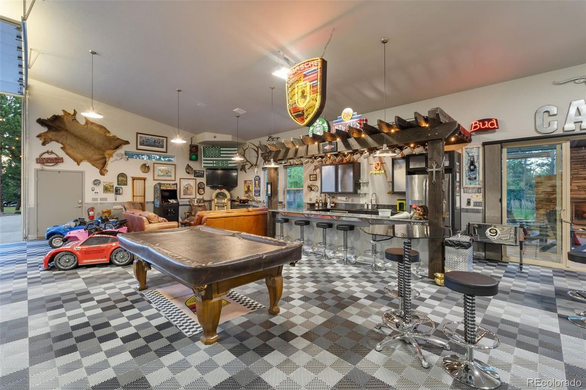 Billiard Table, Game Room, Interior, Pendant Lights