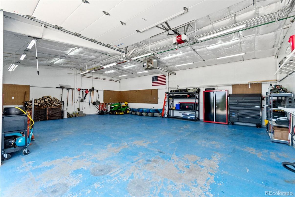 Garage, Interior