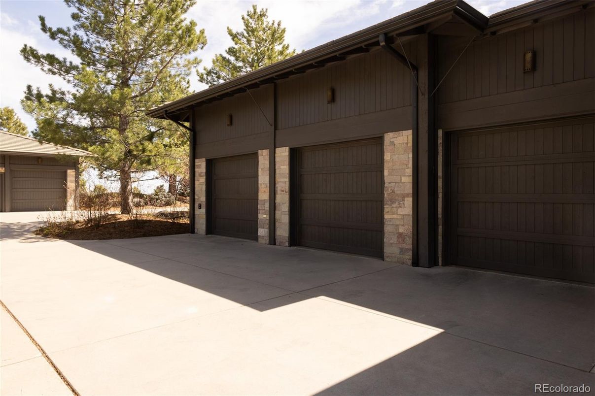 Detached Garage, Exterior